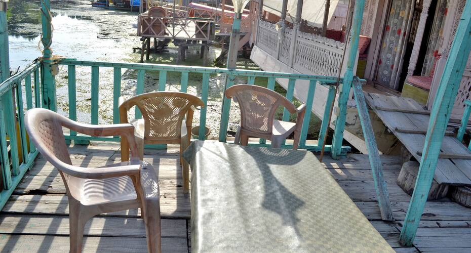 Lucky Kashmir Houseboat, Srinagar 3